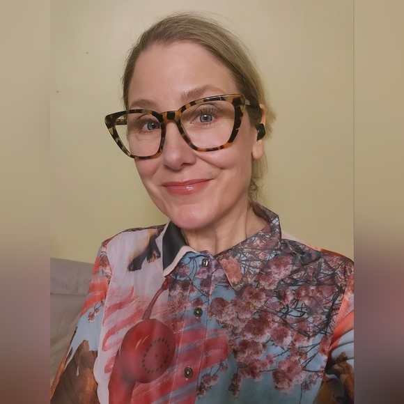 Meet your Posher, Krista - Picture 1 of 1